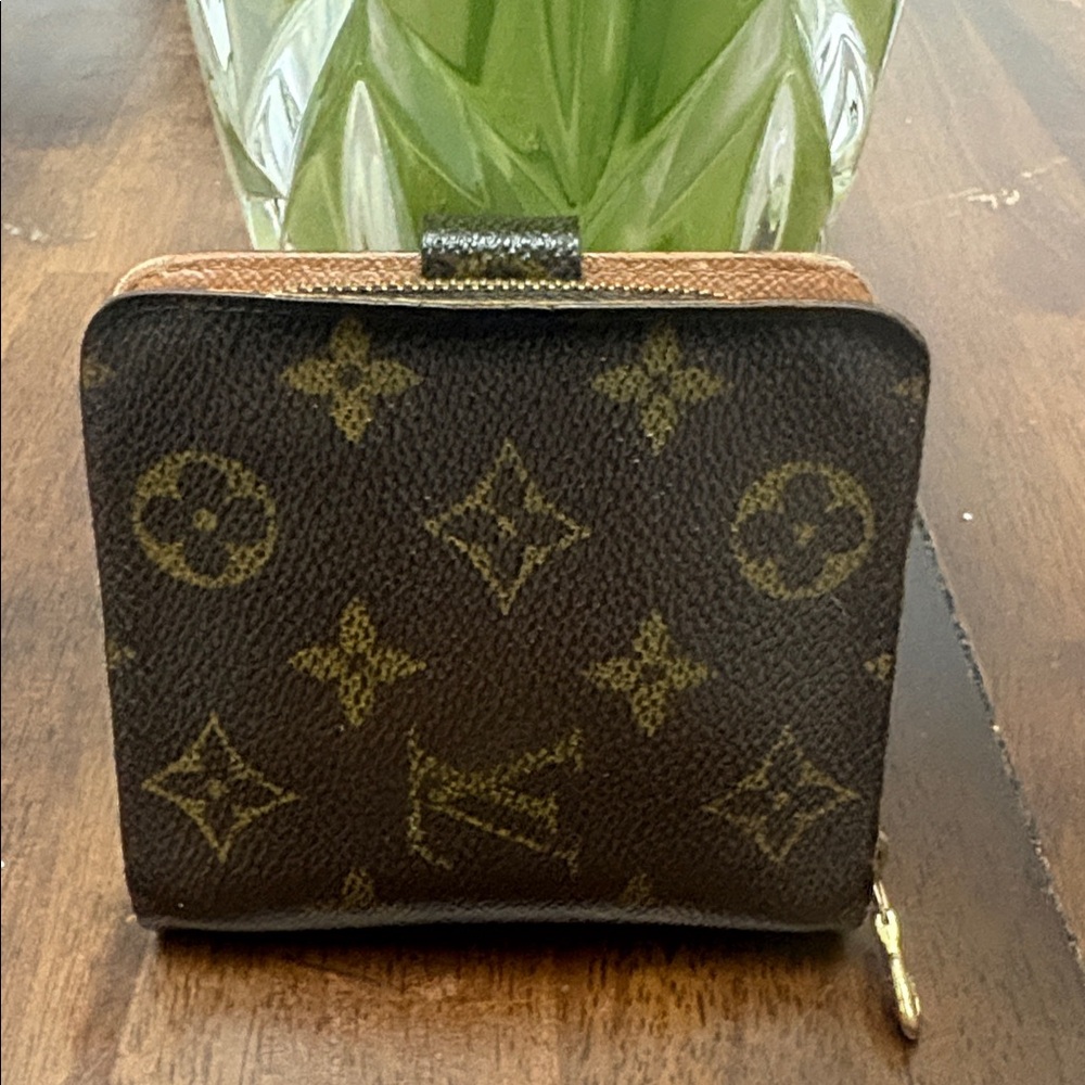 Louis Vuitton Brown Monogram Compact Wallet with Gold Hardware. Authentic. - Picture 3 of 16